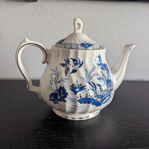 Vintage Salem China English Collection Blue Willow Teapot